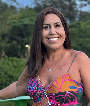 **Jussara Del Moral** é comunicadora, criadora do canal Supervivente e palestrante.